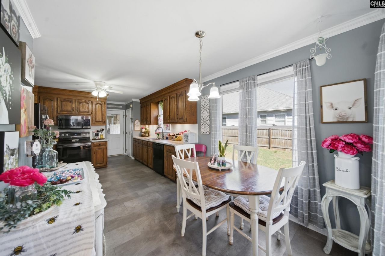 111 Hunters Pond Drive  Photo 9