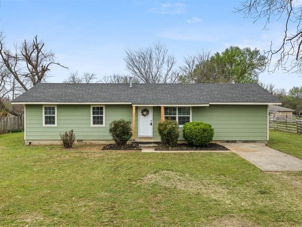 808 S Hammack Avenue, Wynnewood, OK 73098