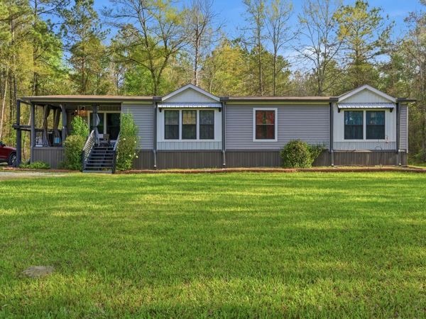 70 Page Dr., Moselle, MS 39459