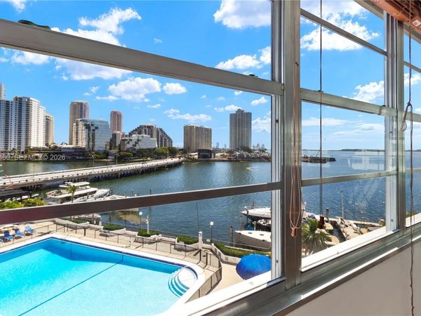 905 Brickell Bay Dr, Unit 531, Miami, FL 33131