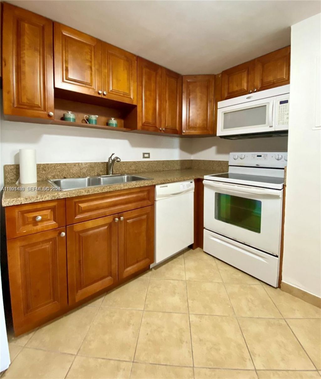 905 Brickell Bay Dr , Unit 531, Miami, FL 33131 Photo