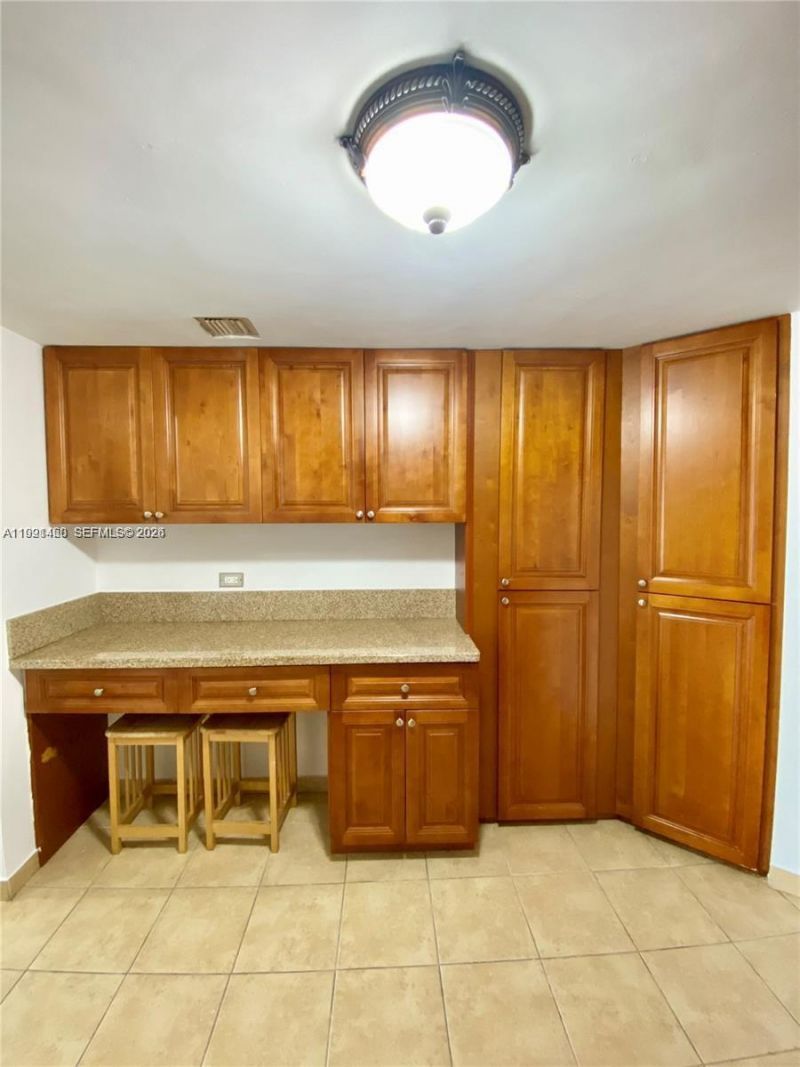 905 Brickell Bay Dr , Unit 531, Miami, FL 33131 Photo