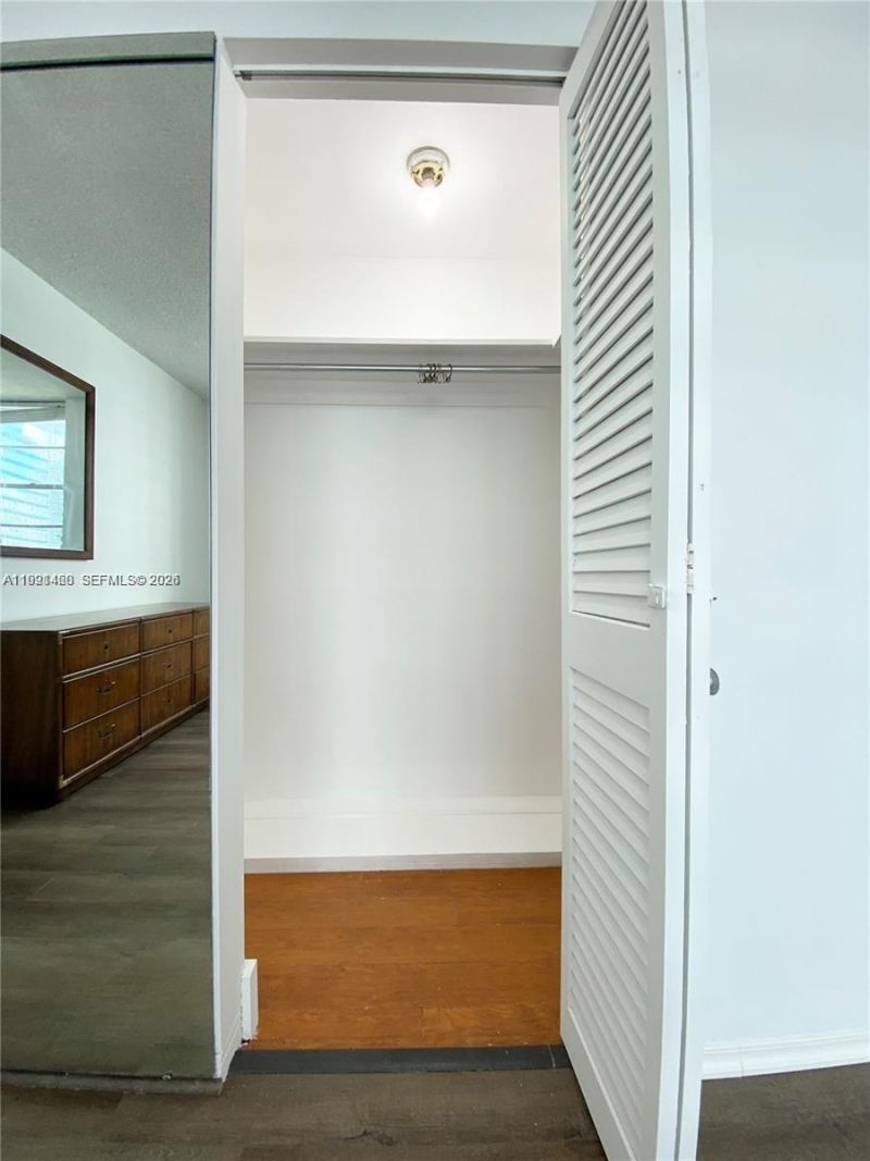 905 Brickell Bay Dr , Unit 531, Miami, FL 33131 Photo