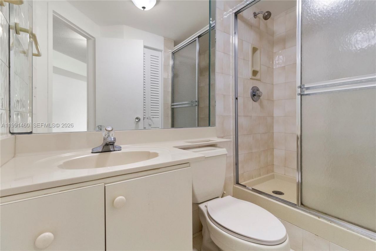 905 Brickell Bay Dr, Unit 531, Miami, FL 33131 Photo