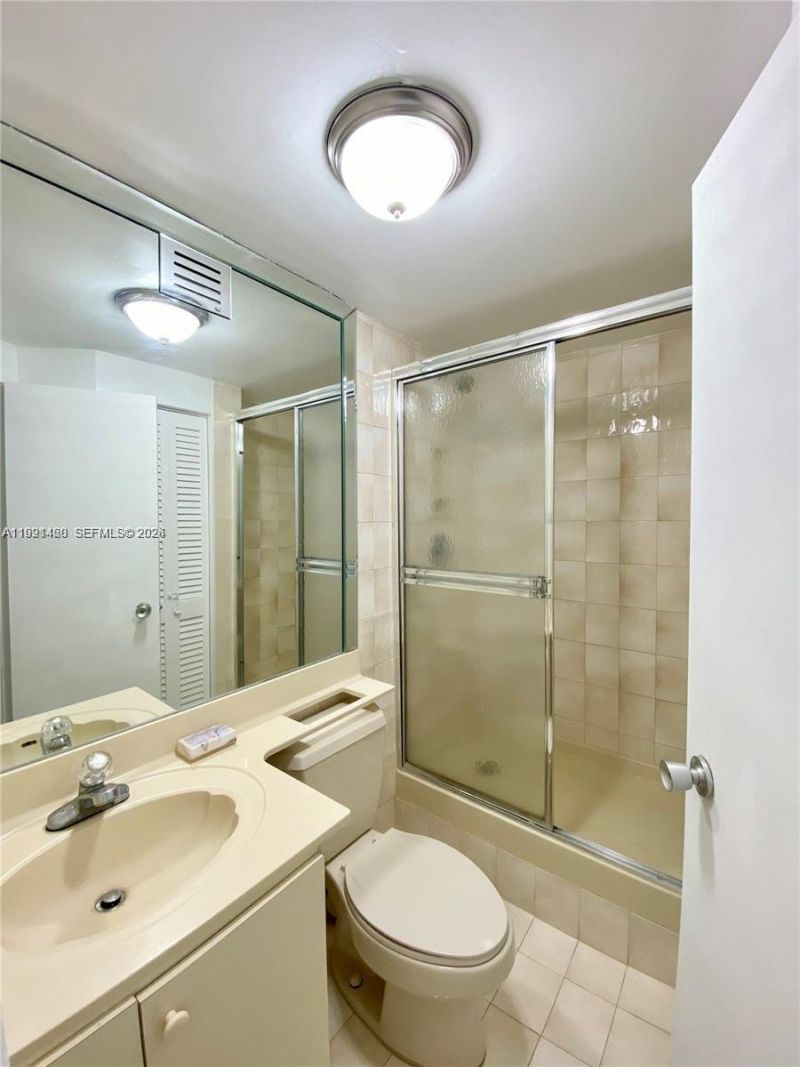 905 Brickell Bay Dr , Unit 531, Miami, FL 33131 Photo