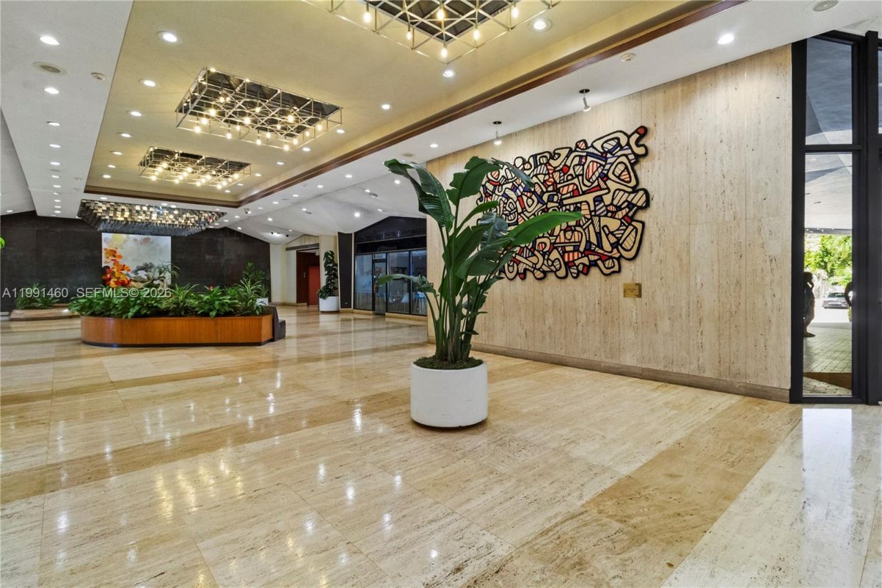 905 Brickell Bay Dr, Unit 531, Miami, FL 33131 Photo