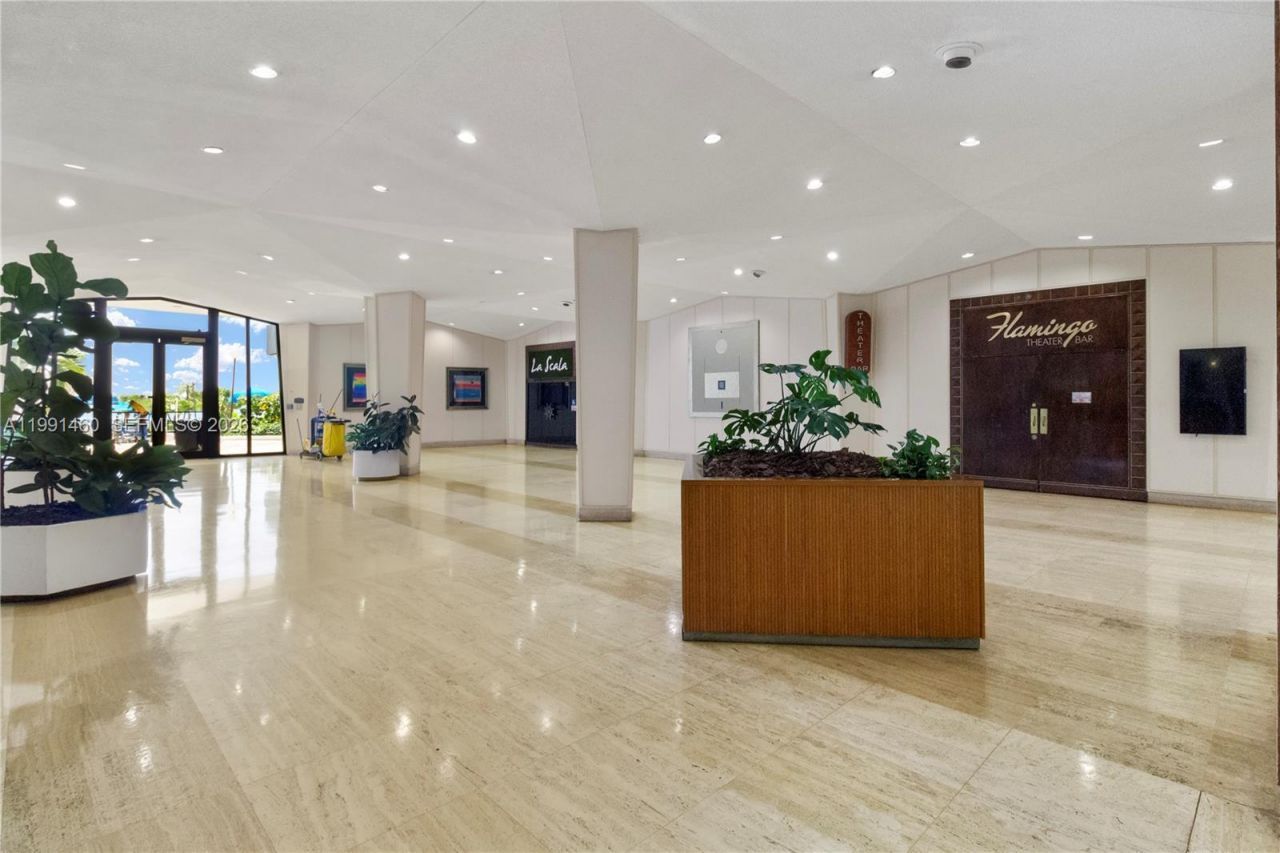905 Brickell Bay Dr, Unit 531, Miami, FL 33131 Photo
