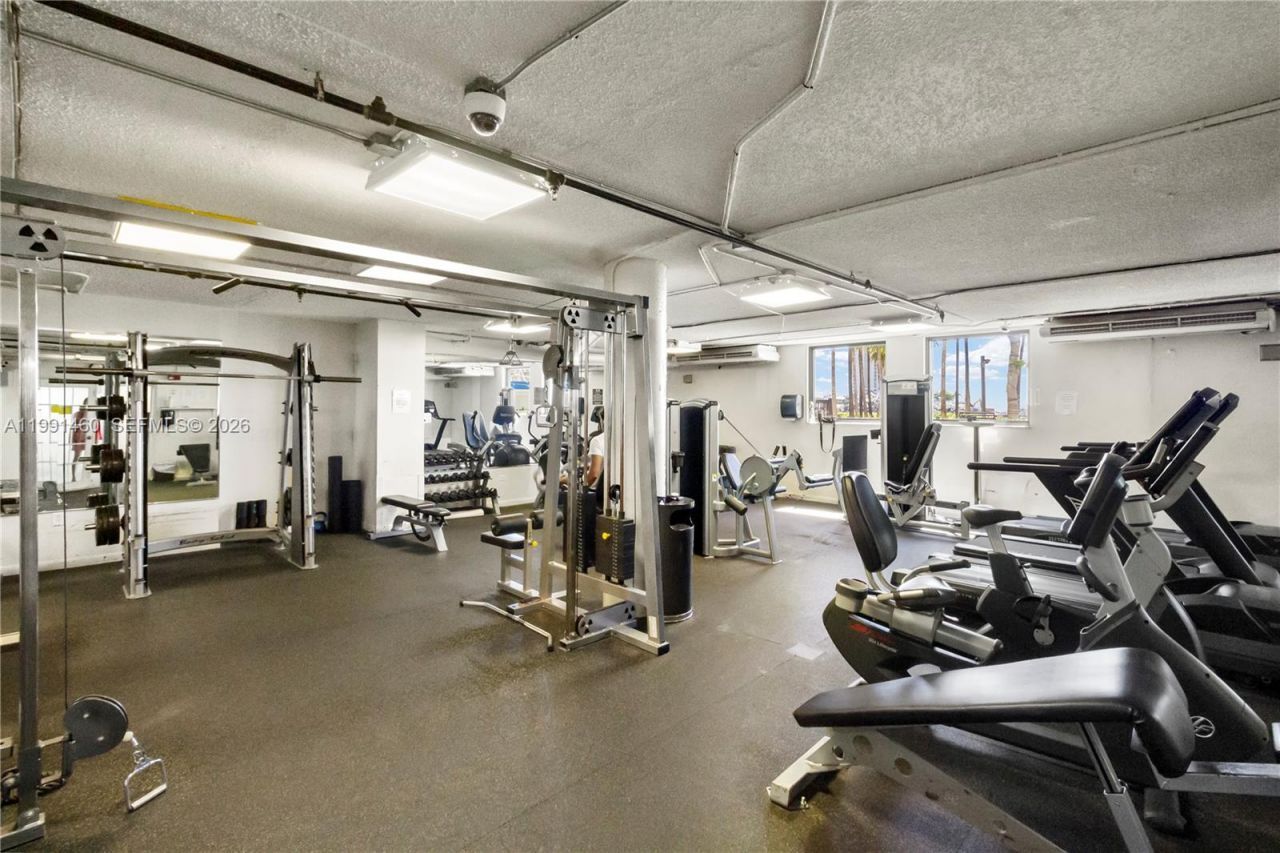 905 Brickell Bay Dr, Unit 531, Miami, FL 33131 Photo