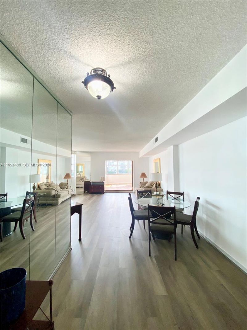 905 Brickell Bay Dr , Unit 531, Miami, FL 33131 Photo