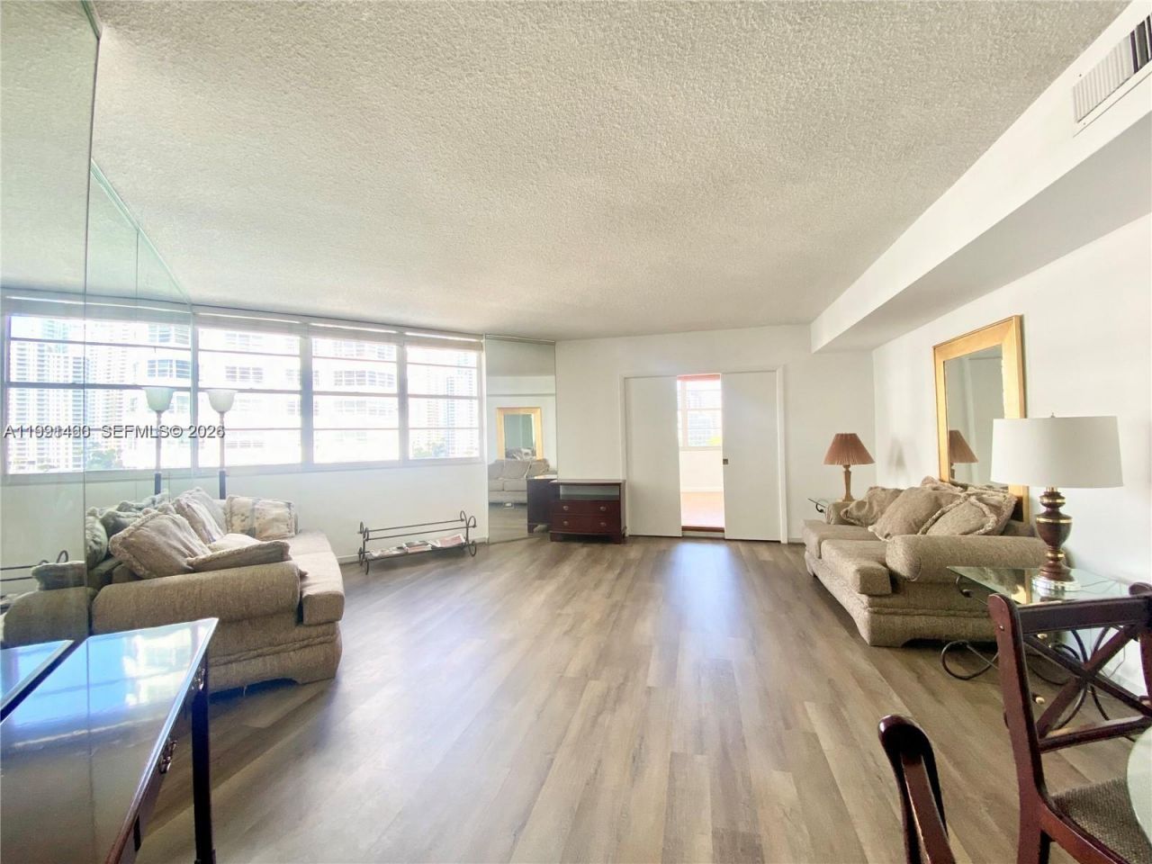 905 Brickell Bay Dr , Unit 531, Miami, FL 33131 Photo