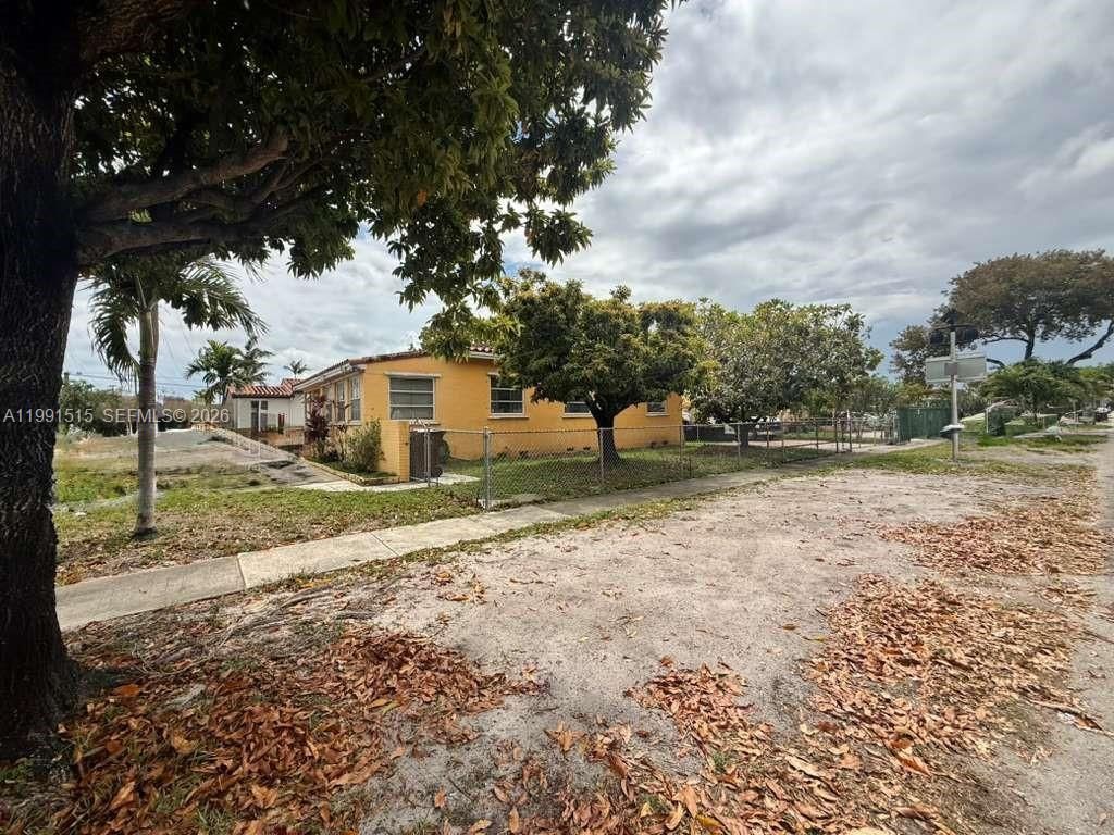 4470 W 1st Ave , Hialeah, FL 33012 Photo