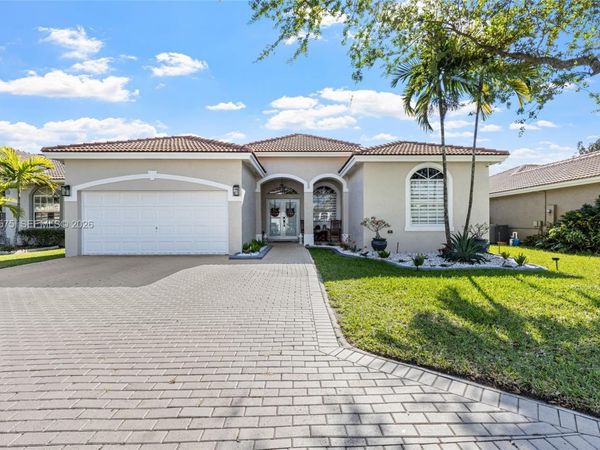 695 SE 30th Dr , Homestead, FL 33033