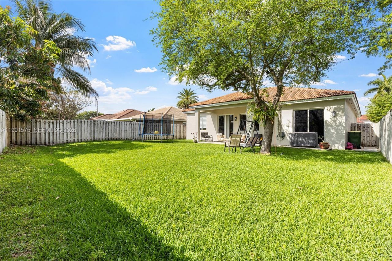 695 SE 30th Dr, Homestead, FL 33033 Photo