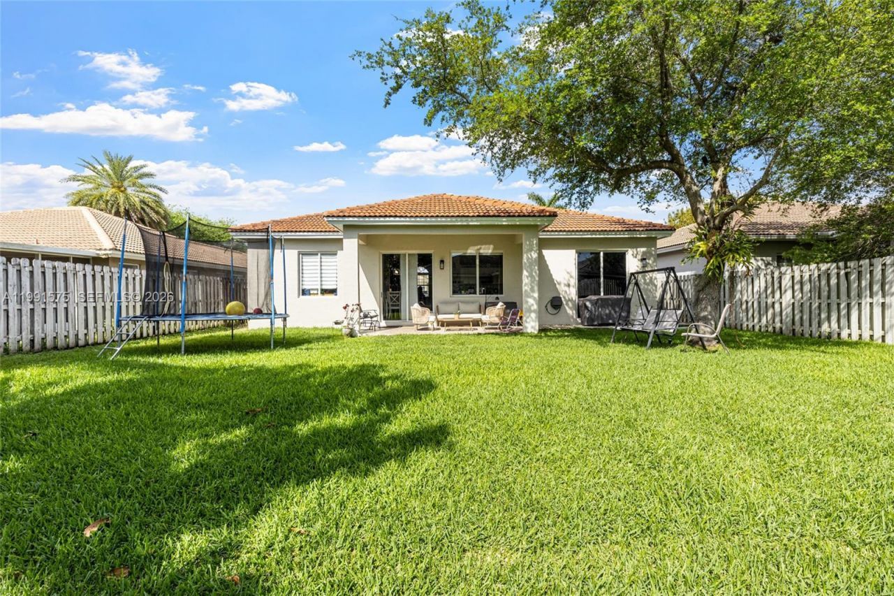 695 SE 30th Dr, Homestead, FL 33033 Photo