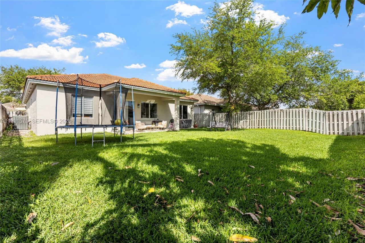 695 SE 30th Dr, Homestead, FL 33033 Photo