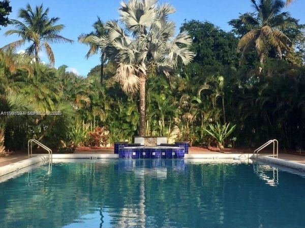 7130 NW 179th St , Unit 207, Hialeah, FL 33015