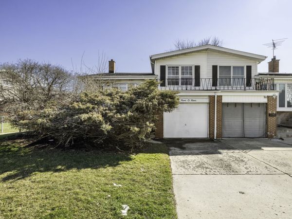 8909 Robin Drive , Des Plaines, IL 60016