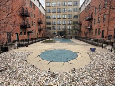 6533 E Jefferson Avenue, Detroit, MI 48207