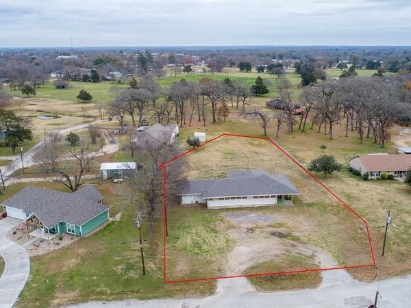 407 S Crockett, Edgewood, TX 75117