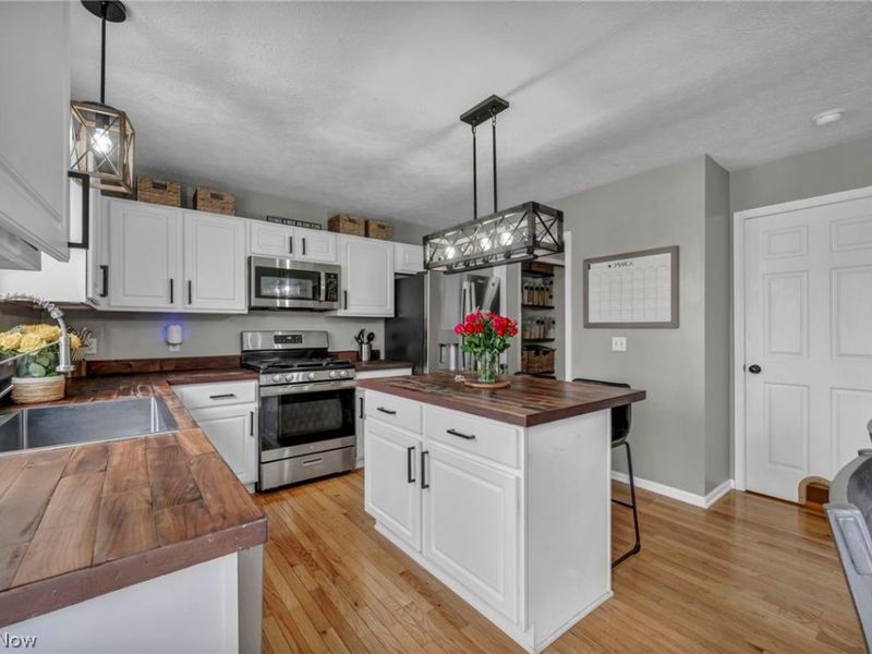 5265 Bringham Drive, Brunswick Hills, OH 44212 Photo 14