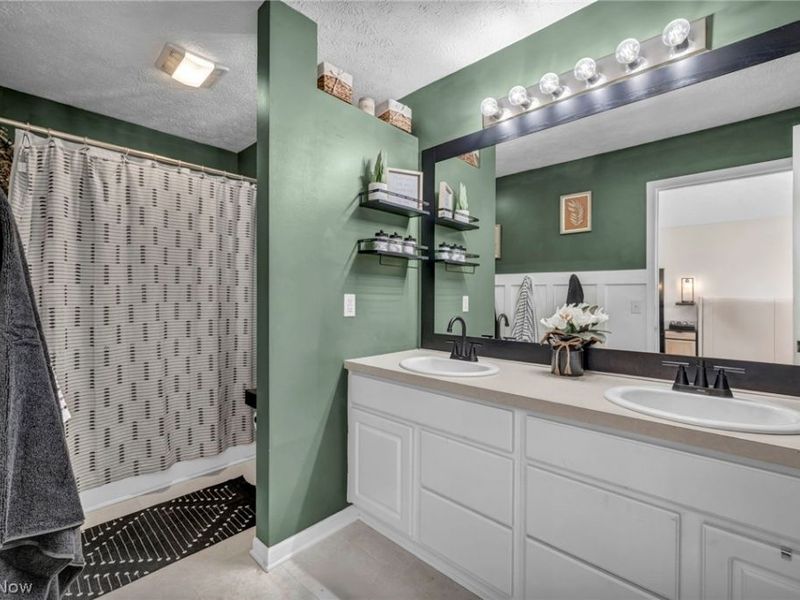 5265 Bringham Drive, Brunswick Hills, OH 44212 Photo 24