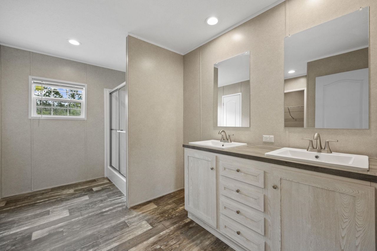 110 Lunar Ln  Photo 17