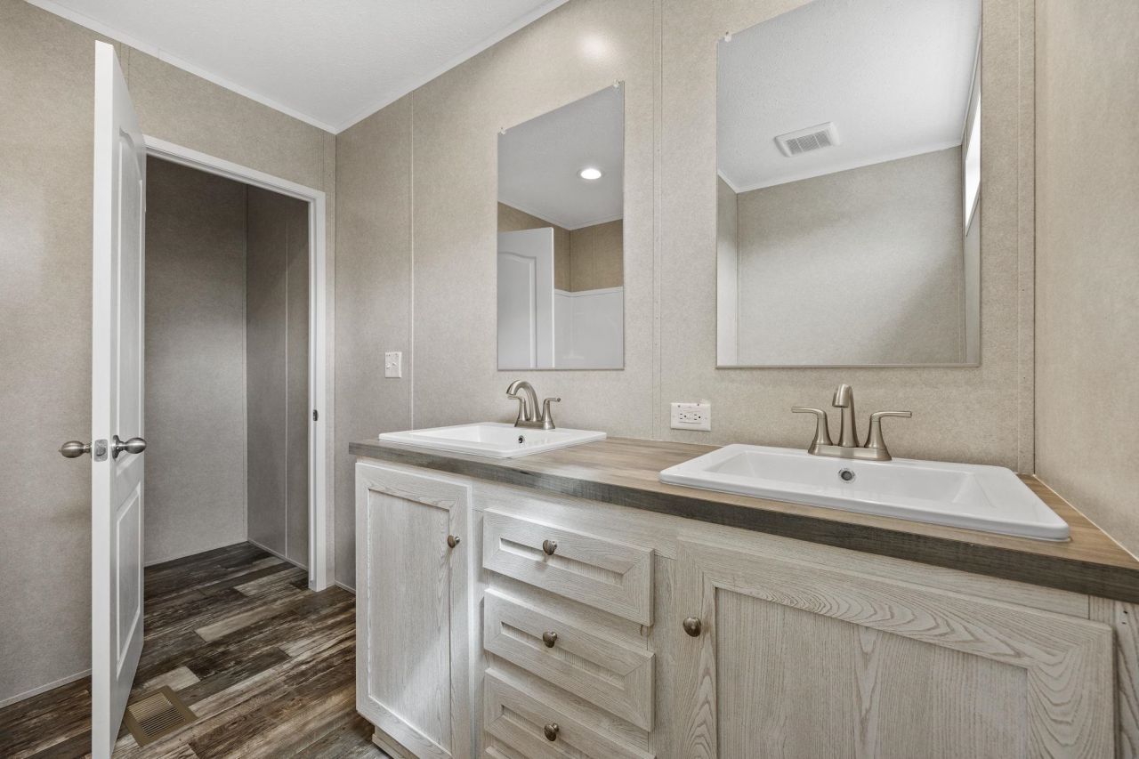 110 Lunar Ln  Photo 27