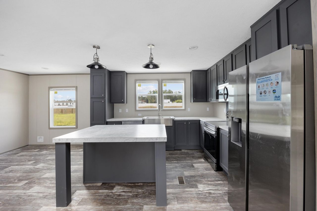 110 Lunar Ln  Photo 5