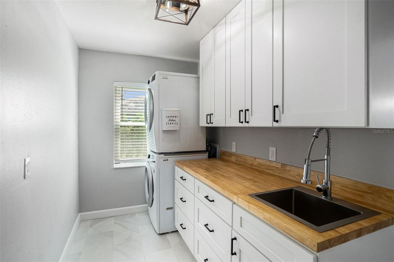 3721 Monarch Drive, Tampa, FL 33618 Photo