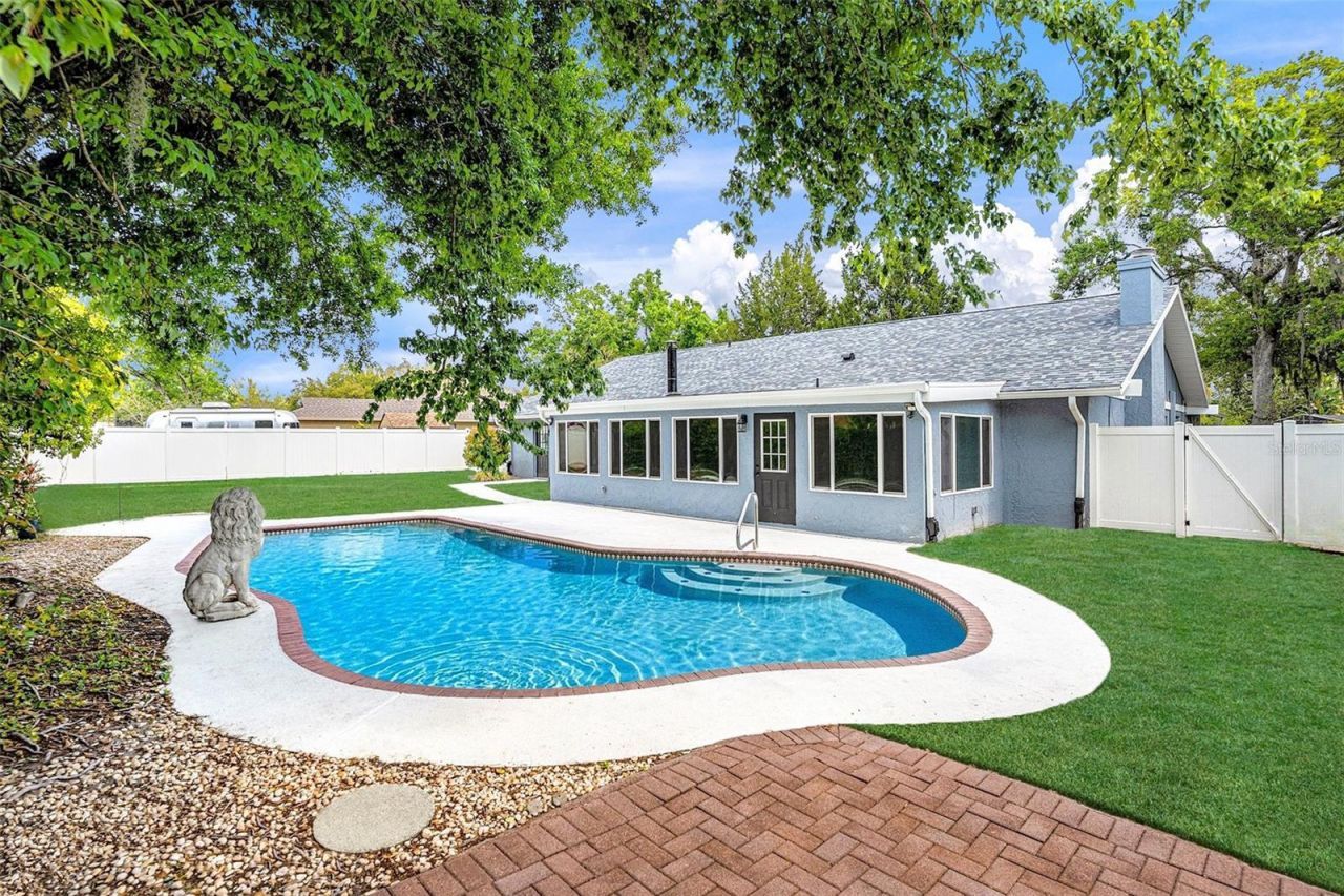 3721 Monarch Drive, Tampa, FL 33618 Photo