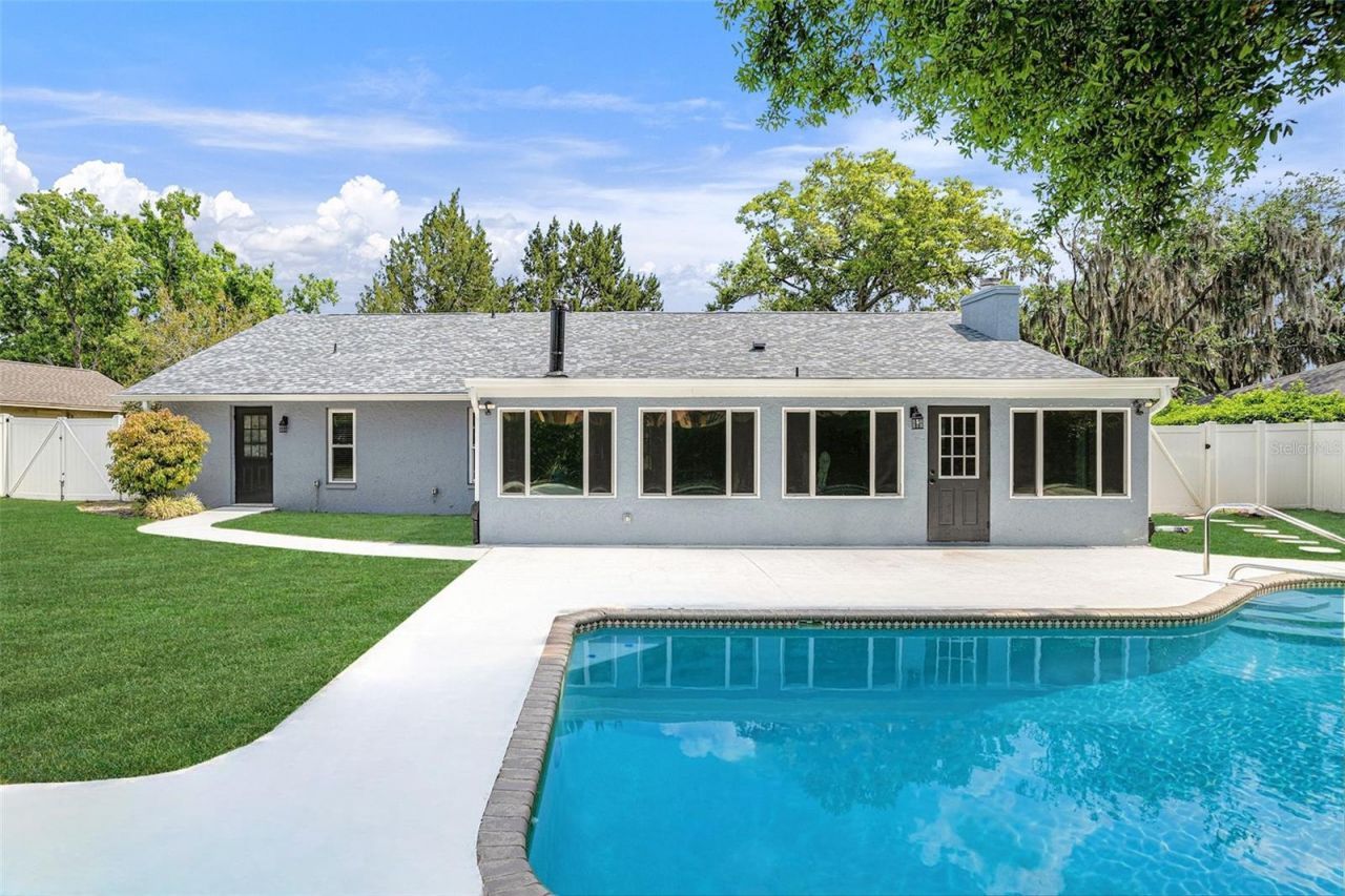 3721 Monarch Drive, Tampa, FL 33618 Photo