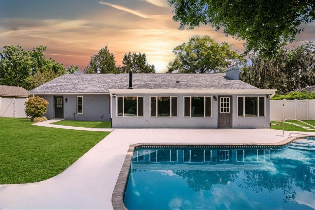 3721 Monarch Drive, Tampa, FL 33618 Photo