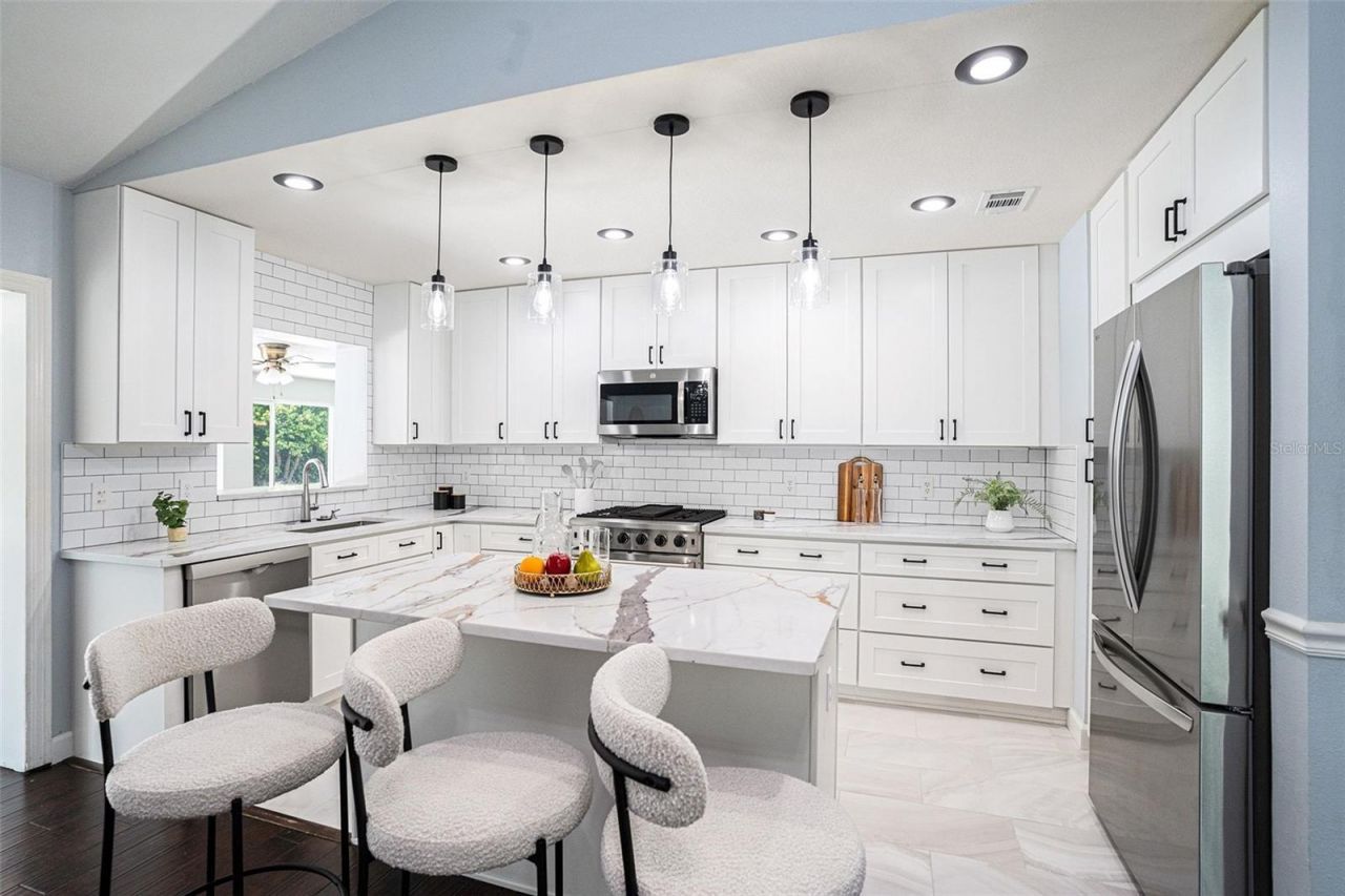 3721 Monarch Drive, Tampa, FL 33618 Photo