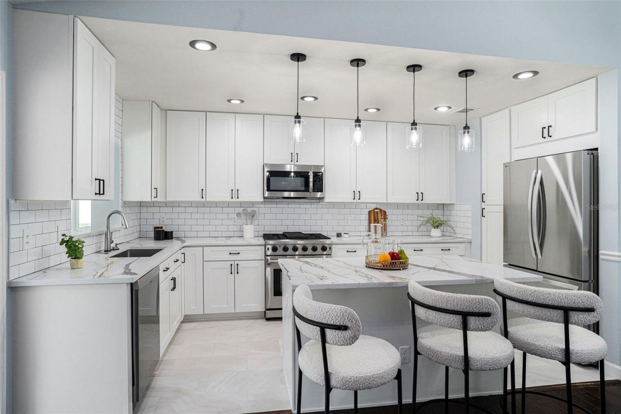 3721 Monarch Drive, Tampa, FL 33618 Photo