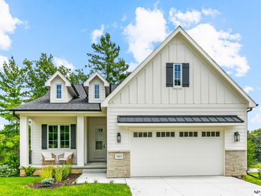 1063 S 93rd Court Circle, Omaha, NE 68114