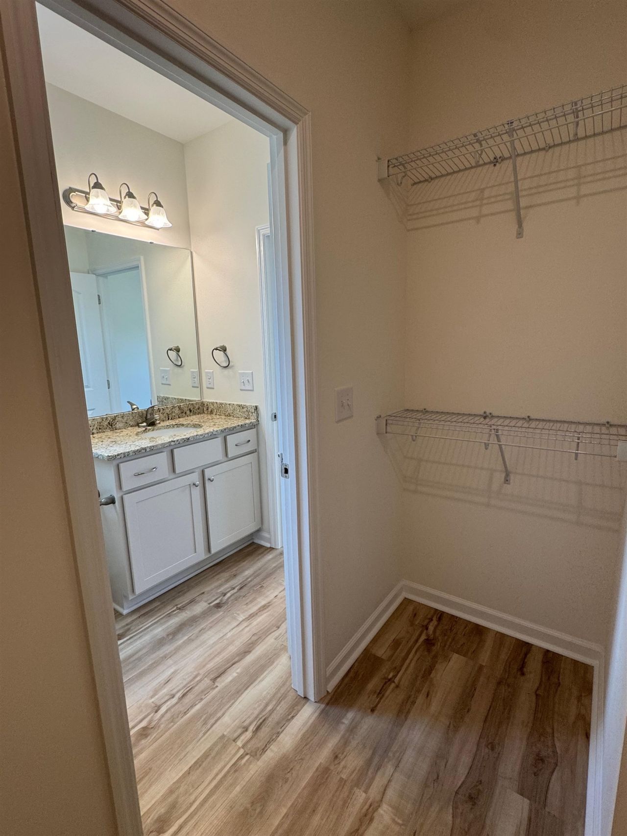 708 Fair Weather Dr  Photo 5