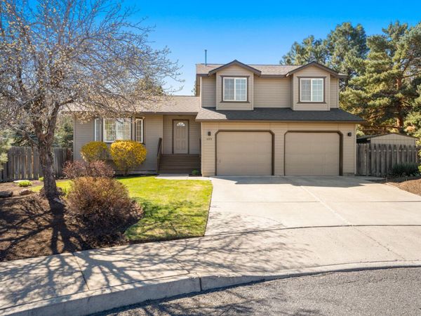 1699 NE Sonya Court, Bend, OR 97701