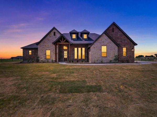 517 Longhorn Drive, Springtown, TX 76082