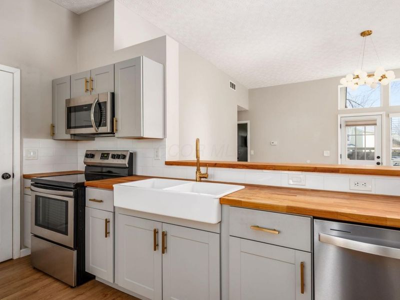 7682 Traphill Court, Columbus, OH 43235 Photo 12