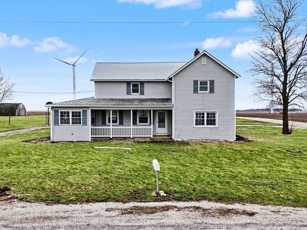 724 E 2600 North Road, Penfield, IL 61862