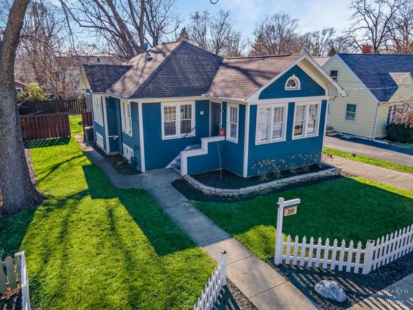 381 Douglas Avenue , Crystal Lake, IL 60014