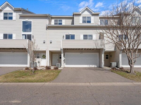 8624 Savanna Oaks, Unit H, Woodbury, MN 55125
