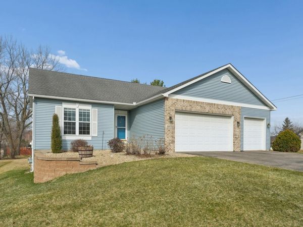 19771 Calgary Trail, Farmington, MN 55024