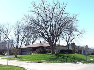 801 Crestmont Drive, Riverside, OH 45431