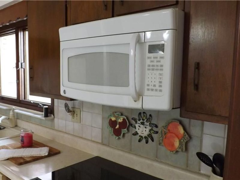 801 Crestmont Drive, Riverside, OH 45431 Photo 11