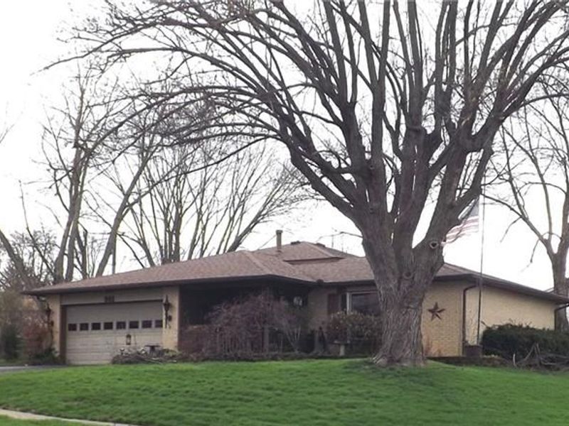 801 Crestmont Drive, Riverside, OH 45431 Photo 4