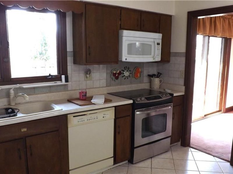 801 Crestmont Drive, Riverside, OH 45431 Photo 9