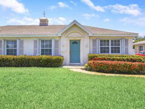 527 W Jasmine Drive, Lake Park, FL 33403