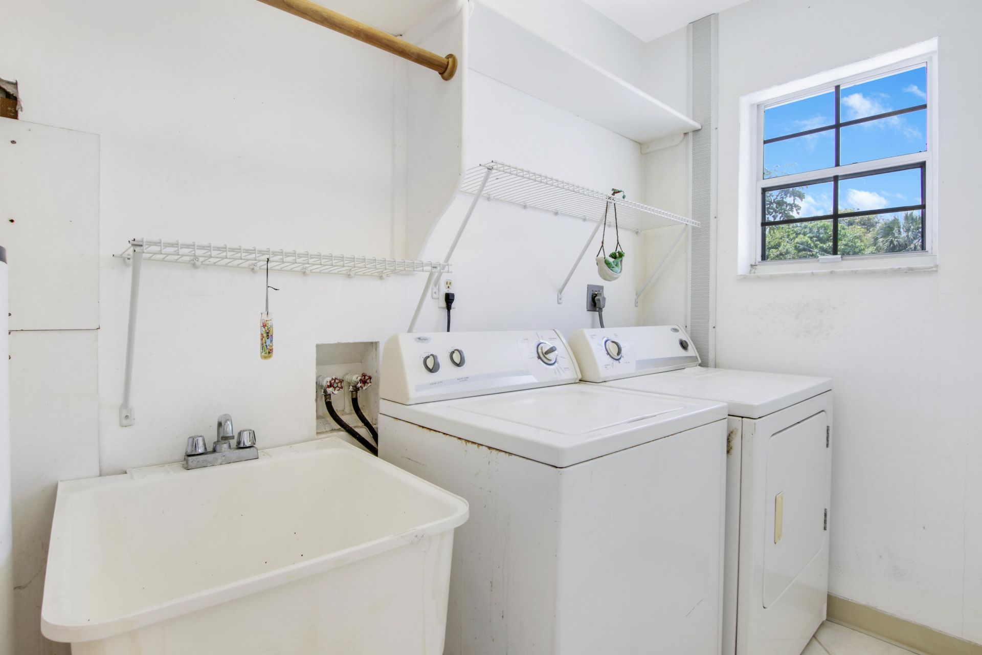 527 W Jasmine Drive, Lake Park, FL 33403 Photo