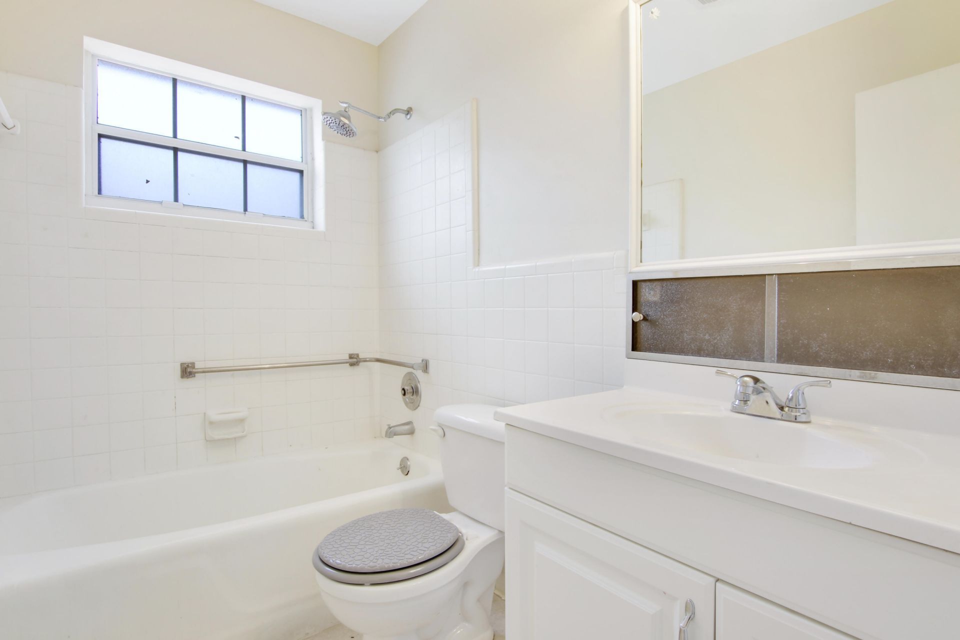 527 W Jasmine Drive, Lake Park, FL 33403 Photo